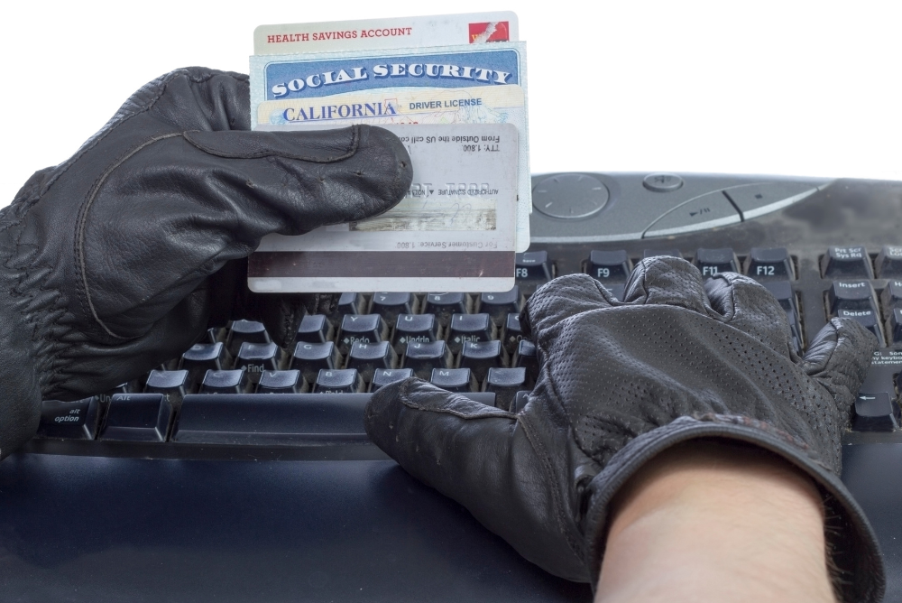 How to Protect Yourself From Identity Theft and Online Fraud
